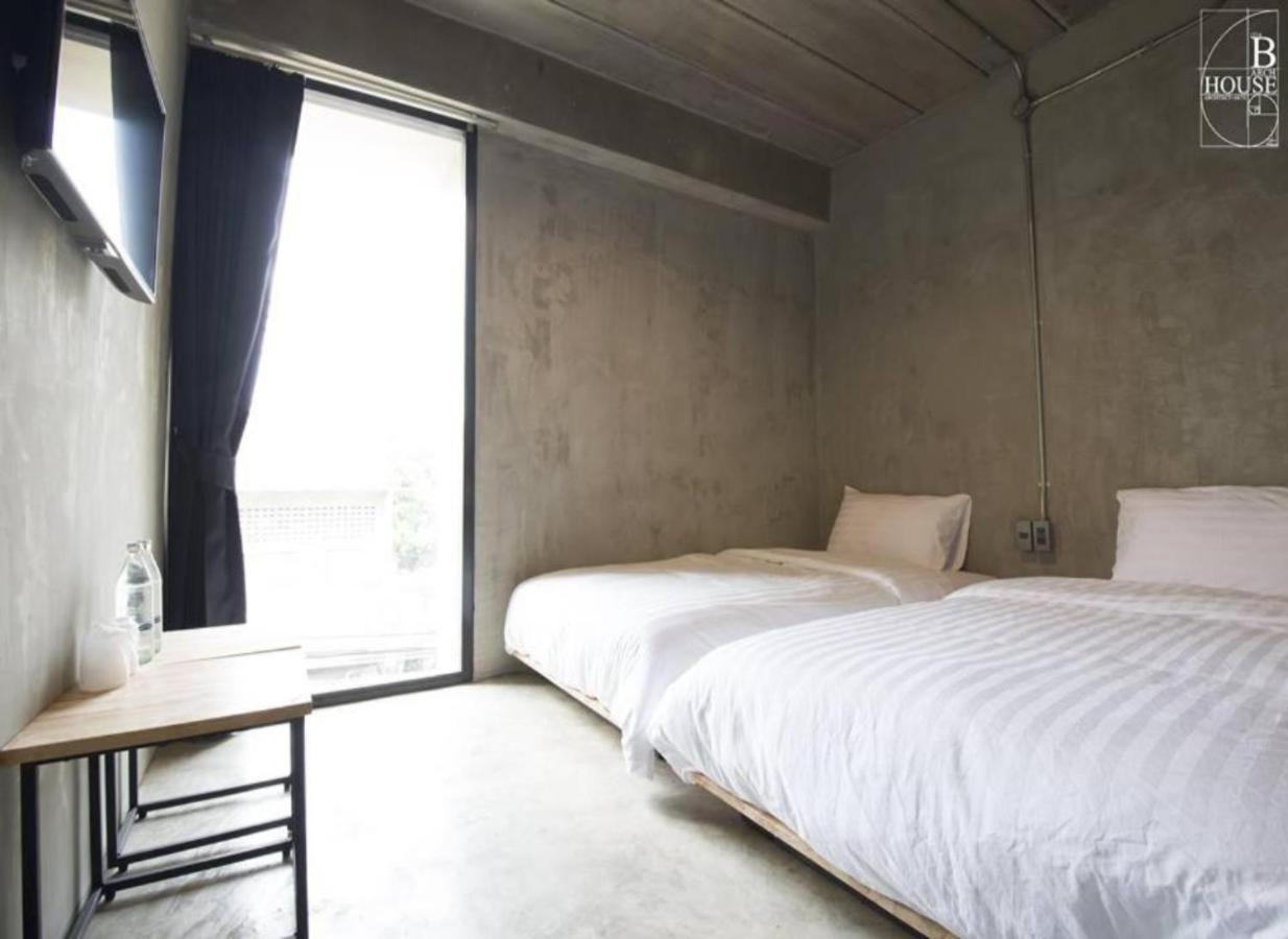B Arch House Hotel Csiangmaj Kültér fotó